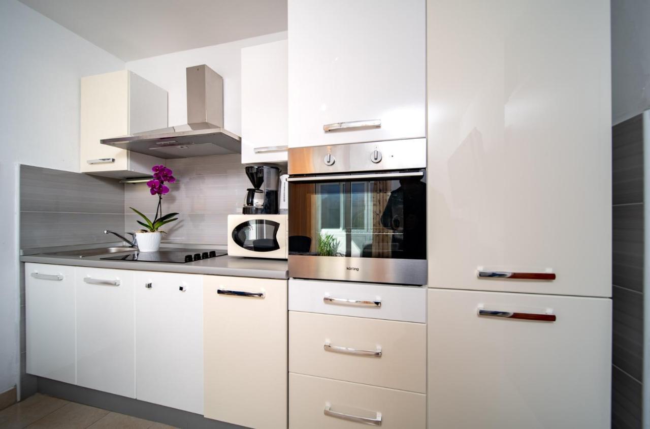 Apartments Lazaric Lopar Luaran gambar