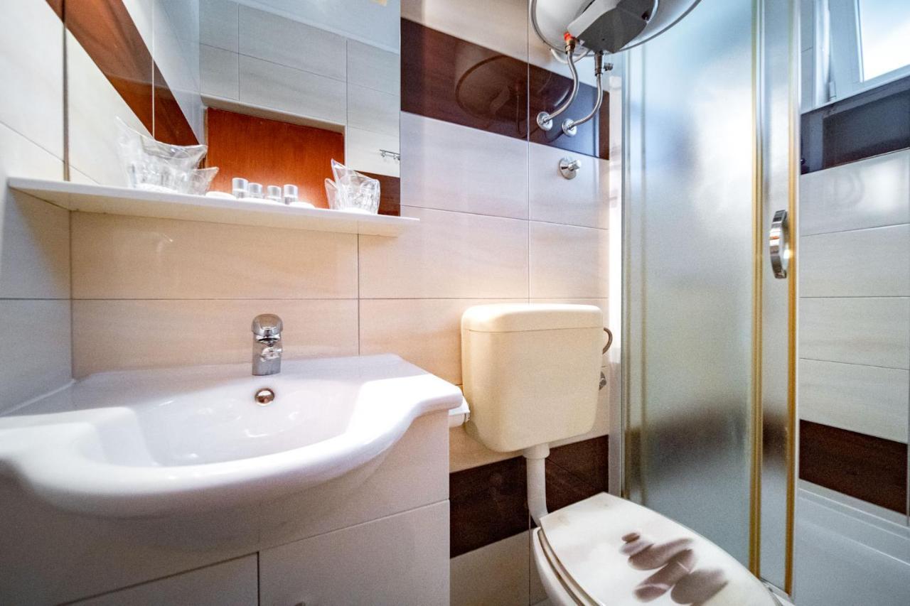 Apartments Lazaric Lopar Luaran gambar