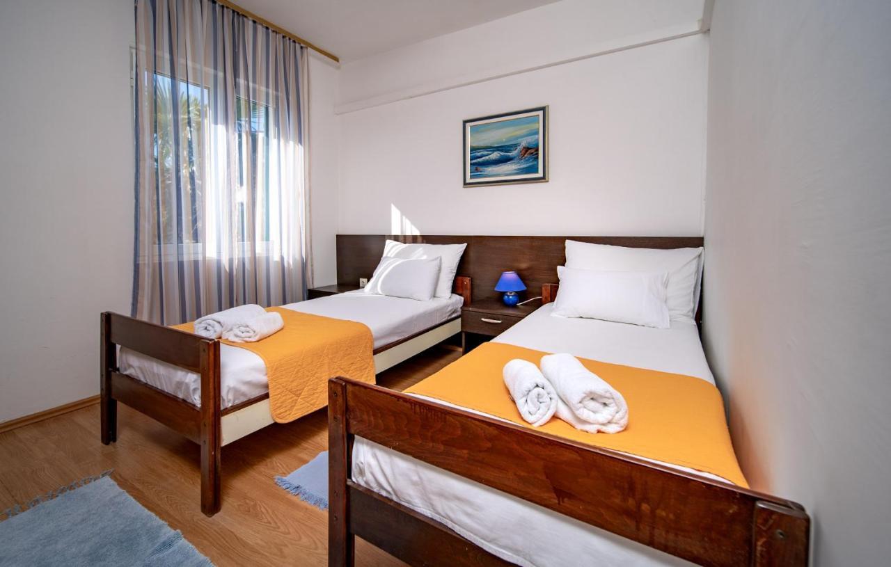 Apartments Lazaric Lopar Luaran gambar